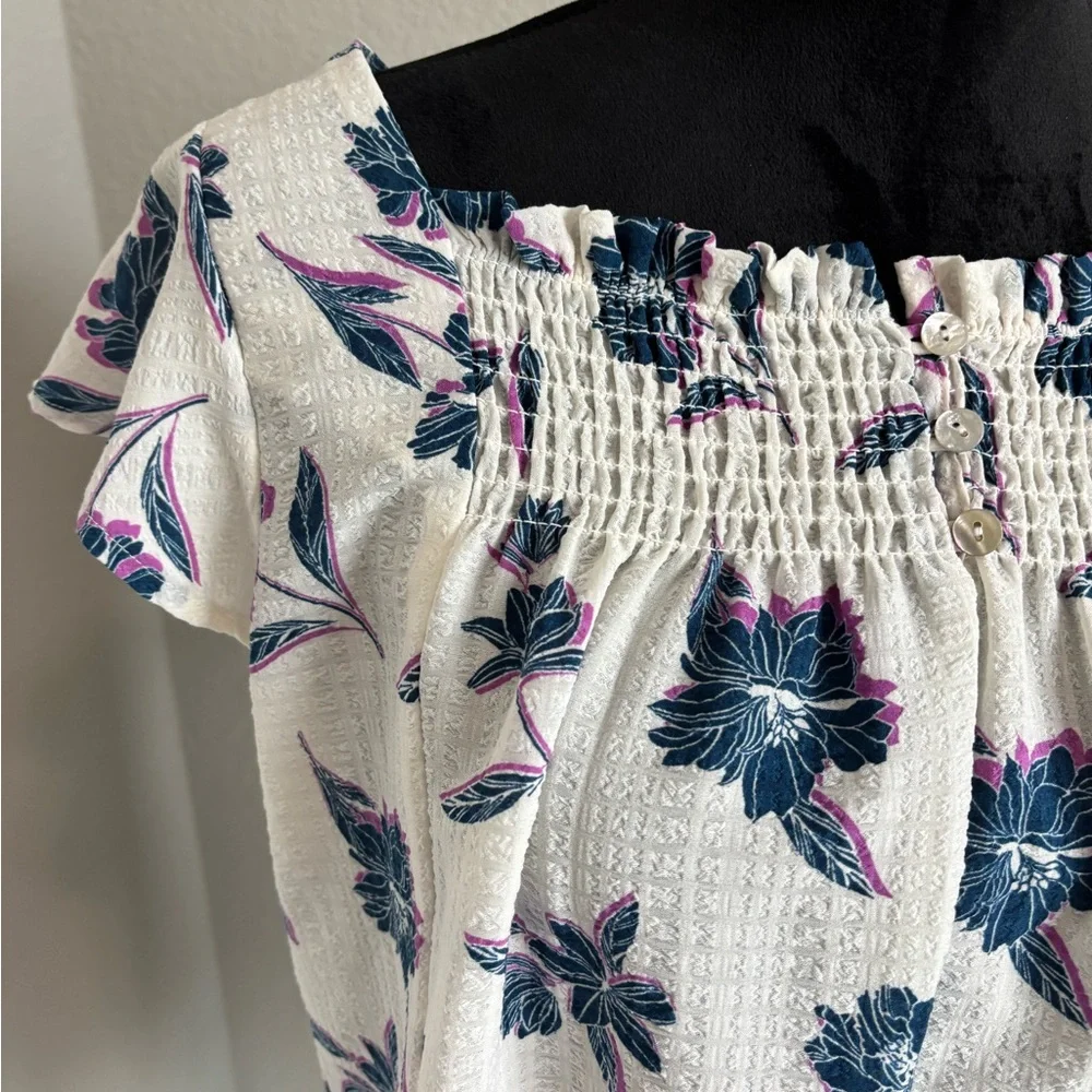 Draper James white and blue floral short-sleeve top square neck smocked detail - Picture 2 of 5